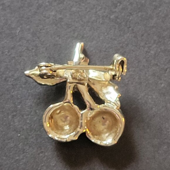 Vintage Gold-Tone Cherry Brooch Pin With Leaf Design - Picture 4 of 5